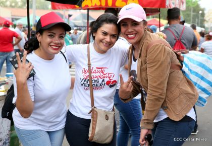 ¡Nicaragüenses caminan por la paz con fe y esperanza!