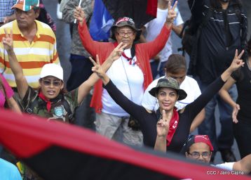 ¡Nicaragüenses caminan por la paz con fe y esperanza!