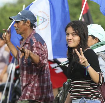 ¡Nicaragüenses caminan por la paz con fe y esperanza!