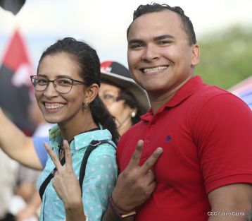 ¡Nicaragüenses caminan por la paz con fe y esperanza!