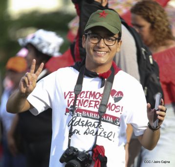 ¡Nicaragüenses caminan por la paz con fe y esperanza!