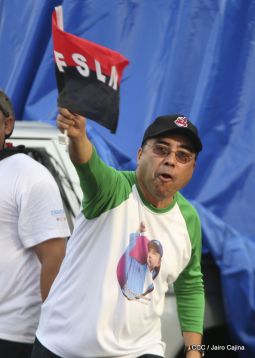 ¡Nicaragüenses caminan por la paz con fe y esperanza!