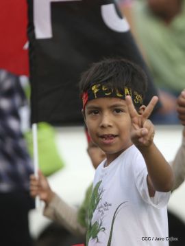 ¡Nicaragüenses caminan por la paz con fe y esperanza!