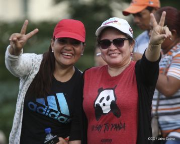 ¡Nicaragüenses caminan por la paz con fe y esperanza!