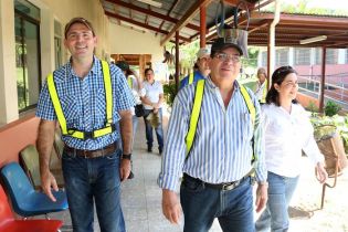 Vicepresidente Halleslevens destaca importancia de industria azucarera