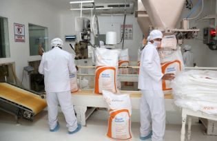 Vicepresidente Halleslevens destaca importancia de industria azucarera