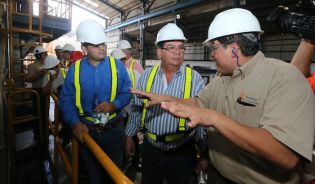 Vicepresidente Halleslevens destaca importancia de industria azucarera