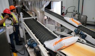 Vicepresidente Halleslevens destaca importancia de industria azucarera