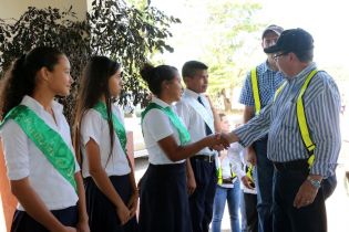 Vicepresidente Halleslevens destaca importancia de industria azucarera