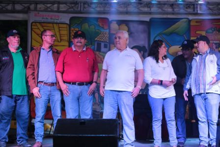 Por Nuestros Héroes del Amor que nos dejaron la obligación de mantener nuestra Nicaragua, Siempre Libre  