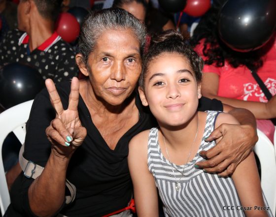 Por Nuestros Héroes del Amor que nos dejaron la obligación de mantener nuestra Nicaragua, Siempre Libre  