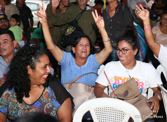 Por Nuestros Héroes del Amor que nos dejaron la obligación de mantener nuestra Nicaragua, Siempre Libre  