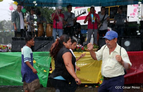 Por Nuestros Héroes del Amor que nos dejaron la obligación de mantener nuestra Nicaragua, Siempre Libre  