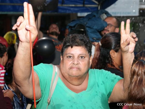 Por Nuestros Héroes del Amor que nos dejaron la obligación de mantener nuestra Nicaragua, Siempre Libre  