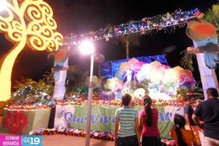 Familias visitan Altares a la Virgen en Avenida de Bolívar a Chávez