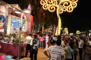 Familias visitan Altares a la Virgen en Avenida de Bolívar a Chávez