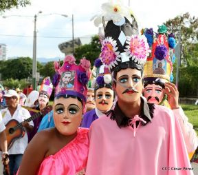 Inauguran exposición de los Santos Patronos