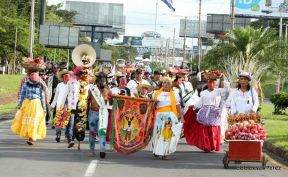 Inauguran exposición de los Santos Patronos