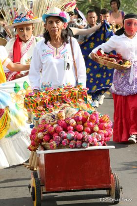 Inauguran exposición de los Santos Patronos