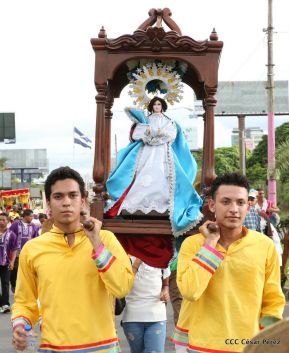 Inauguran exposición de los Santos Patronos