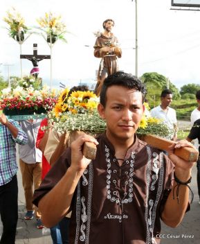 Inauguran exposición de los Santos Patronos