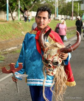 Inauguran exposición de los Santos Patronos