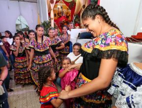 Inauguran exposición de los Santos Patronos