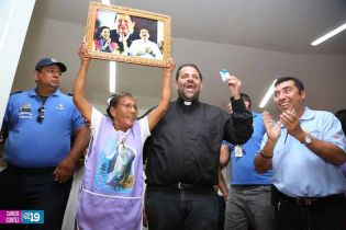 Inauguración de Tiangue La Purísima en Avenida Bolivar