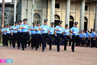 Cadetes de la Policía practican en Plaza de la Revolución