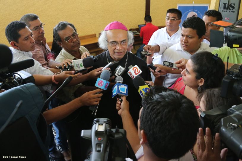 Cadetes de la Policía practican en Plaza de la Revolución