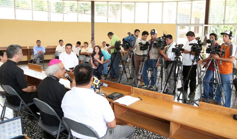 Cadetes de la Policía practican en Plaza de la Revolución
