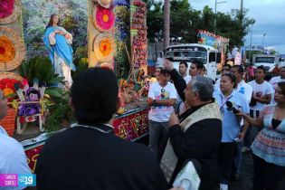 Altares móviles recorren Managua