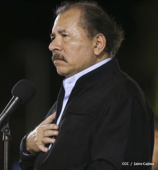 Daniel y Rosario presiden XVI acto de graduación de cadetes de la Policía