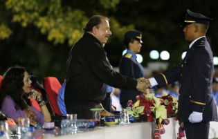 Daniel y Rosario presiden XVI acto de graduación de cadetes de la Policía