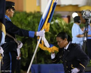 Daniel y Rosario presiden XVI acto de graduación de cadetes de la Policía
