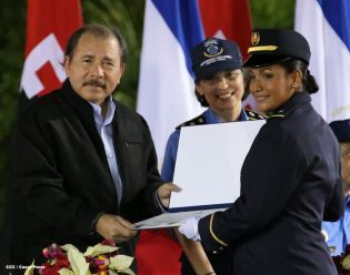 Daniel y Rosario presiden XVI acto de graduación de cadetes de la Policía