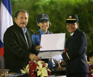 Daniel y Rosario presiden XVI acto de graduación de cadetes de la Policía