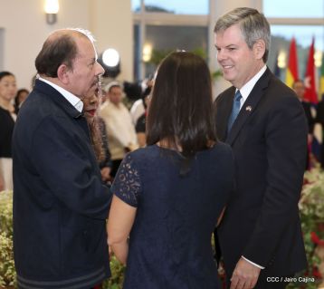 ¡Bienvenidos a Nicaragua en nombre de la Paz!