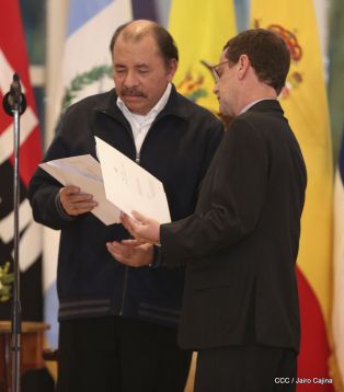 ¡Bienvenidos a Nicaragua en nombre de la Paz!