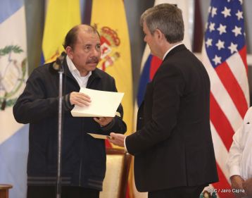 ¡Bienvenidos a Nicaragua en nombre de la Paz!