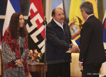 ¡Bienvenidos a Nicaragua en nombre de la Paz!