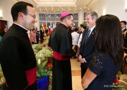 ¡Bienvenidos a Nicaragua en nombre de la Paz!