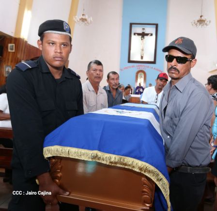 ¡Honor y Gloria a nuestros compañeros, honor y gloria a nuestra Policía Nacional!