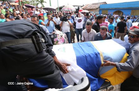 ¡Honor y Gloria a nuestros compañeros, honor y gloria a nuestra Policía Nacional!