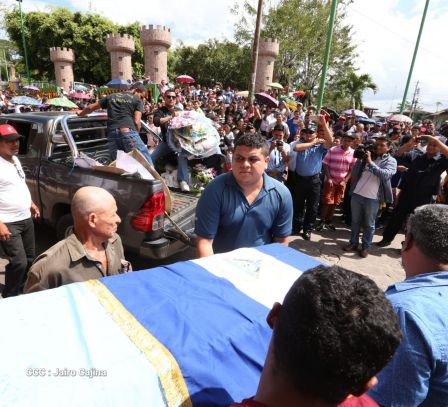 ¡Honor y Gloria a nuestros compañeros, honor y gloria a nuestra Policía Nacional!