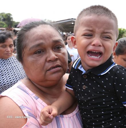 ¡Honor y Gloria a nuestros compañeros, honor y gloria a nuestra Policía Nacional!