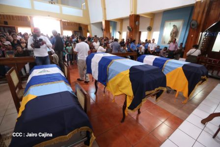 ¡Honor y Gloria a nuestros compañeros, honor y gloria a nuestra Policía Nacional!