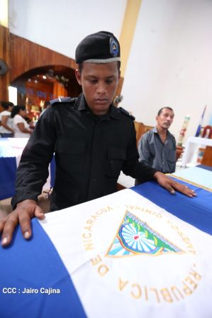 ¡Honor y Gloria a nuestros compañeros, honor y gloria a nuestra Policía Nacional!