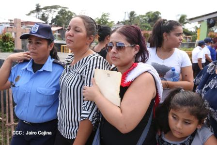 ¡Honor y Gloria a nuestros compañeros, honor y gloria a nuestra Policía Nacional!
