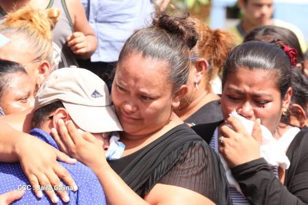 ¡Honor y Gloria a nuestros compañeros, honor y gloria a nuestra Policía Nacional!